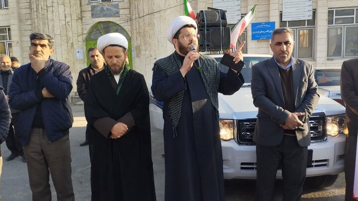 تصاویر/ حضور کاروان خودرویی مدرسه علمیه میاندوآب در روستای گرده رش