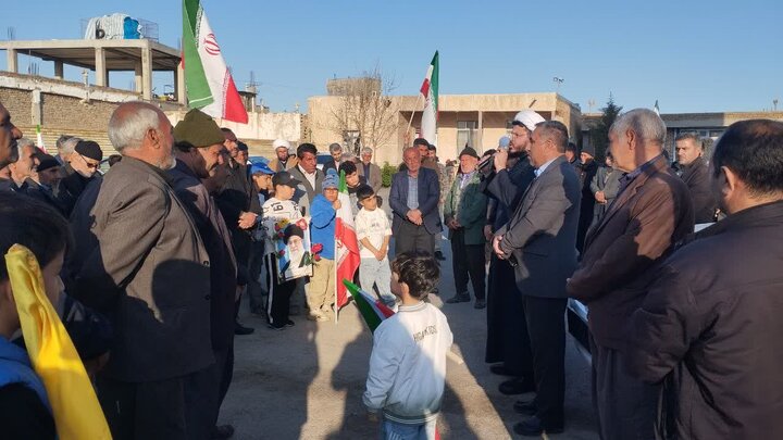تصاویر/ حضور کاروان خودرویی مدرسه علمیه میاندوآب در روستای گرده رش