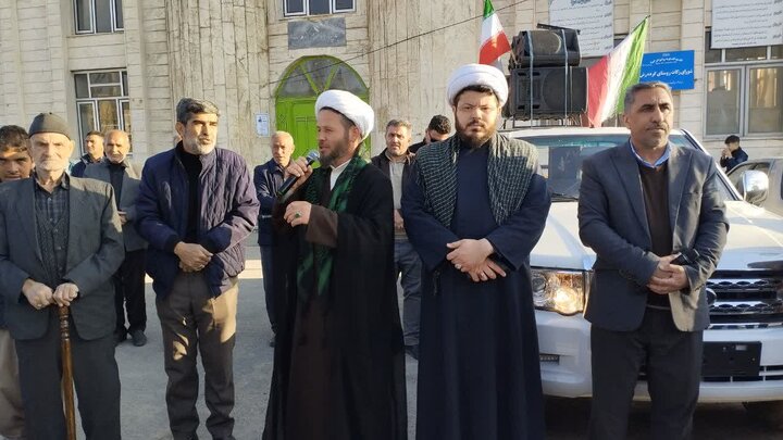 تصاویر/ حضور کاروان خودرویی مدرسه علمیه میاندوآب در روستای گرده رش