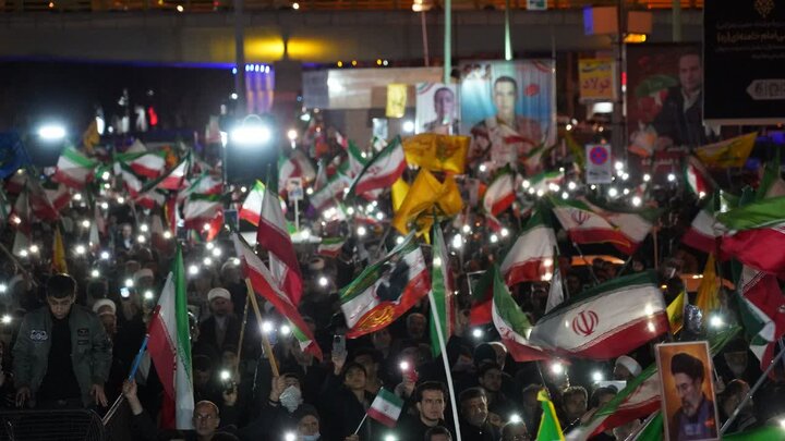 تصاویر/ تجمع مردم خوی در خونخواهی رهبر شهید انقلاب و لزوم مبارزه با آمریکا در چهل و هفتمین شب متوالی