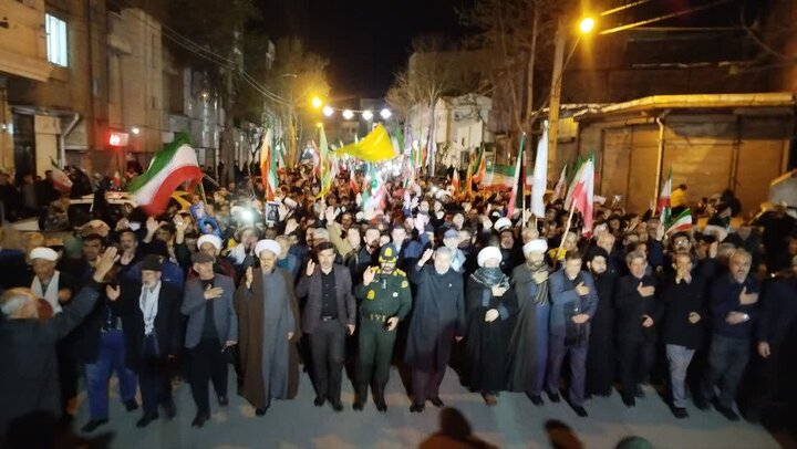 تصاویر/ تجمع مردم خوی در خونخواهی رهبر شهید انقلاب و لزوم مبارزه با آمریکا در چهل و هفتمین شب متوالی