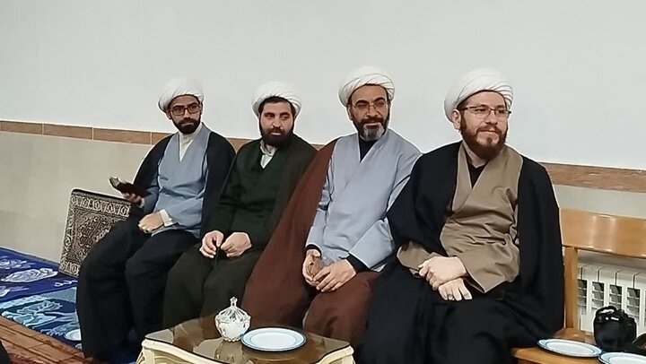 تصاویر/ نشست تبیینی اساتید حوزه علمیه و دانشگاه های خوی