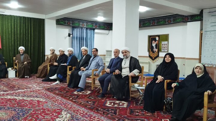 تصاویر/ نشست تبیینی اساتید حوزه علمیه و دانشگاه های خوی