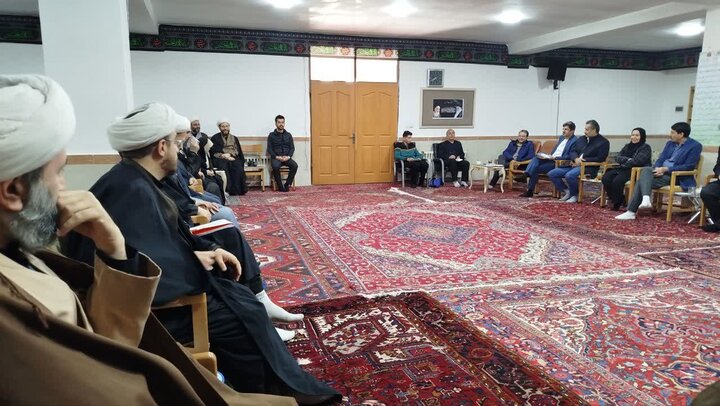 تصاویر/ نشست تبیینی اساتید حوزه علمیه و دانشگاه های خوی