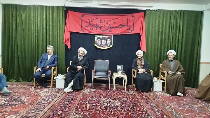 تصاویر/ نشست تبیینی اساتید حوزه علمیه و دانشگاه های خوی
