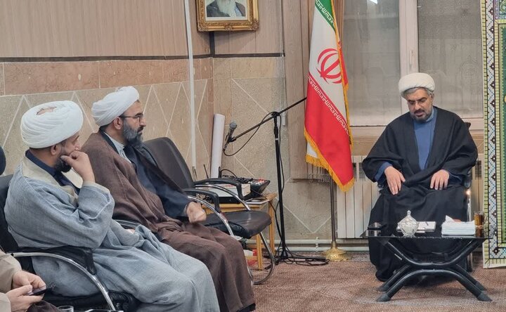 تصاویر/ نشست «قرارگاه جنگ ترکیبی بلاغ مبین» حوزه های علمیه در دماوند