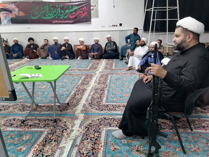 تصاویر/کلاس آموزش نظامی ویژه طلاب مدرسه علمیه ماهشهر