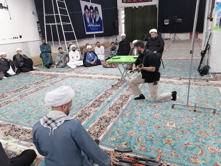 تصاویر/کلاس آموزش نظامی ویژه طلاب مدرسه علمیه ماهشهر