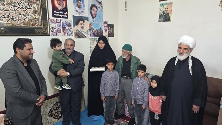 تصاویر/تجدید میثاق با خانواده‌های شهدای اقتدار بخش کویرات شهرستان آران وبیدگل