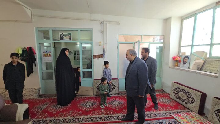 تصاویر/تجدید میثاق با خانواده‌های شهدای اقتدار بخش کویرات شهرستان آران وبیدگل