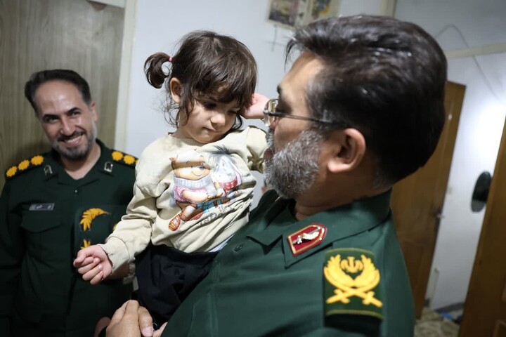 تصاویر / تجلیل فرمانده سپاه از خانواده شهدای شهرستان نهاوند