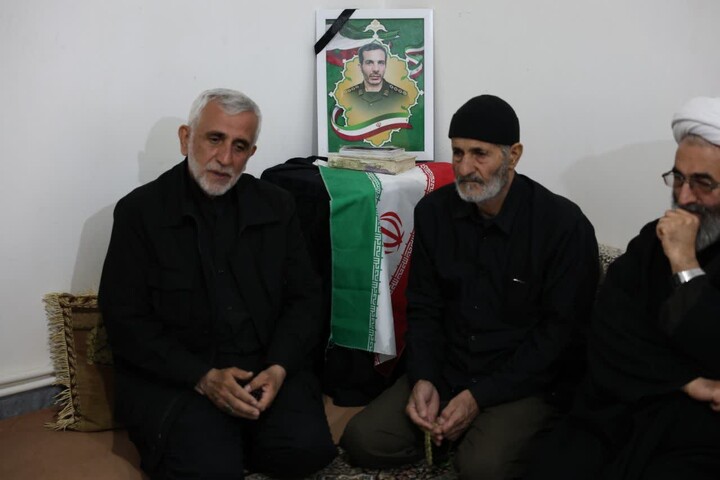 تصاویر / تجلیل فرمانده سپاه از خانواده شهدای شهرستان نهاوند