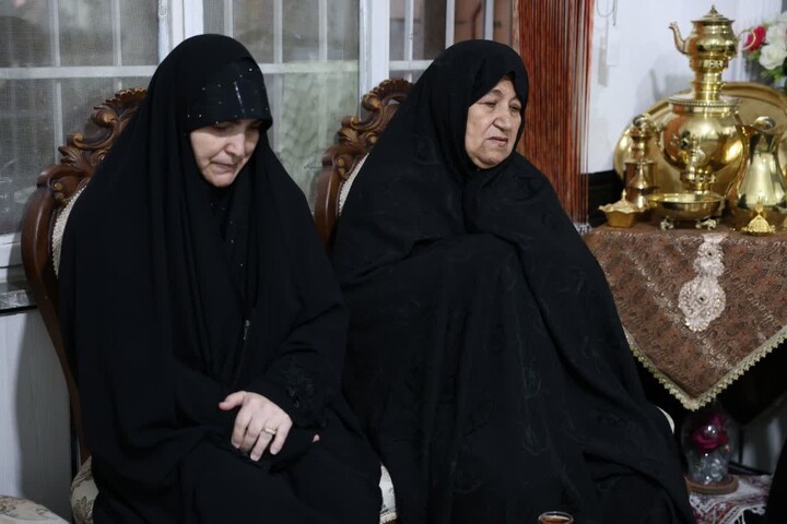 تصاویر / تجلیل فرمانده سپاه از خانواده شهدای شهرستان نهاوند