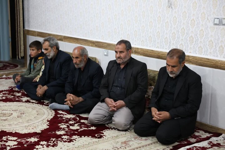 تصاویر / تجلیل فرمانده سپاه از خانواده شهدای شهرستان نهاوند