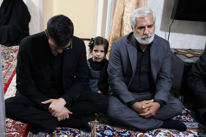 تصاویر / تجلیل فرمانده سپاه از خانواده شهدای شهرستان نهاوند