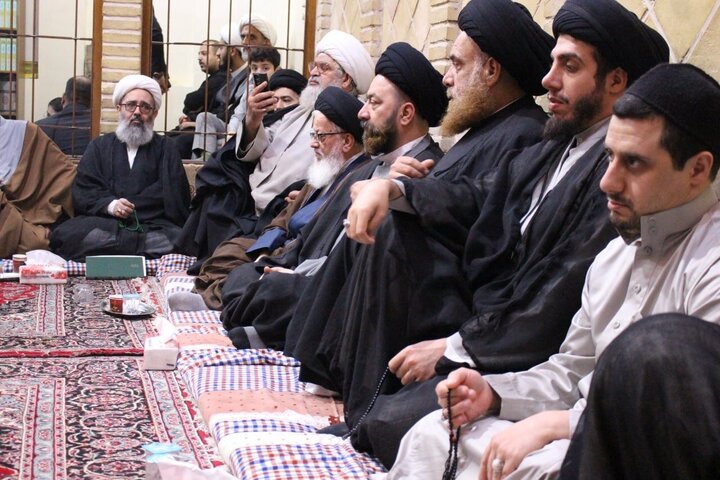 بيت الإمام الخميني في النجف الأشرف يحتضن مجلس عزاء بمناسبة أربعينية القائد الشهيد الخامنئي