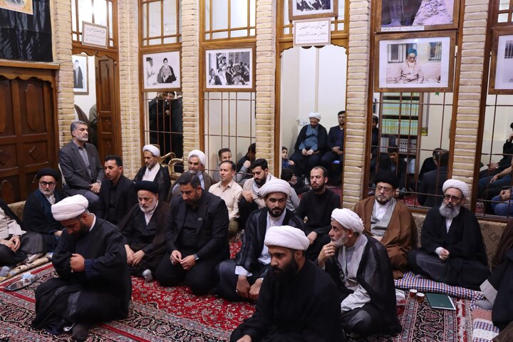 بيت الإمام الخميني في النجف الأشرف يحتضن مجلس عزاء بمناسبة أربعينية القائد الشهيد الخامنئي