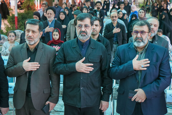 تصاویر/ گردهمایی اصحاب رسانه قم به منظور پاسداشت تلاش‌های ارزشمند هنرمندان متعهد و تقدیر از چهره سال هنر انقلاب استان قم
