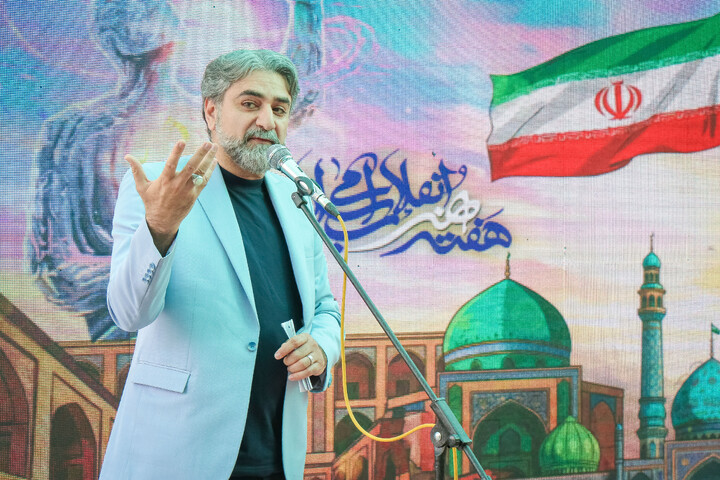 تصاویر/ گردهمایی اصحاب رسانه قم به منظور پاسداشت تلاش‌های ارزشمند هنرمندان متعهد و تقدیر از چهره سال هنر انقلاب استان قم