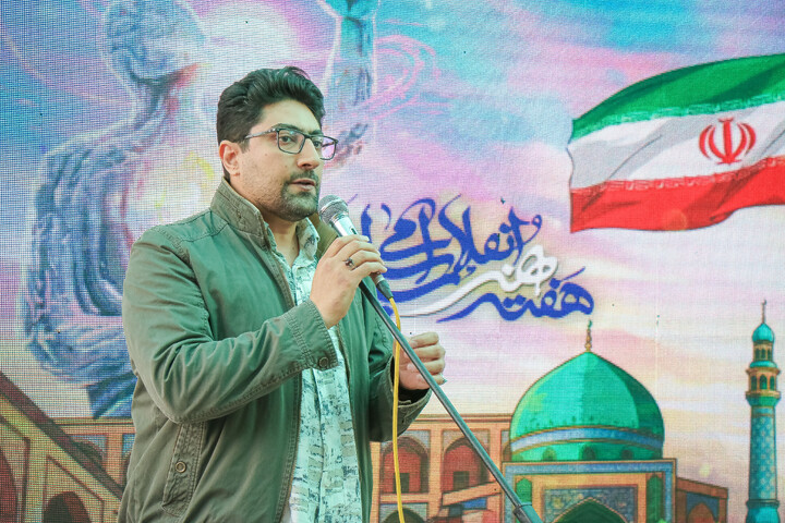 تصاویر/ گردهمایی اصحاب رسانه قم به منظور پاسداشت تلاش‌های ارزشمند هنرمندان متعهد و تقدیر از چهره سال هنر انقلاب استان قم