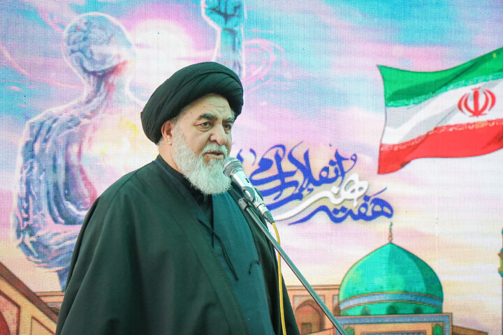 تصاویر/ گردهمایی اصحاب رسانه قم به منظور پاسداشت تلاش‌های ارزشمند هنرمندان متعهد و تقدیر از چهره سال هنر انقلاب استان قم