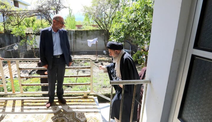 تصاویر/ دیدار آیت الله نورمفیدی با خانواده شهید سیدمهدی سیدالنگی در روستای النگ شهرستان کردکوی