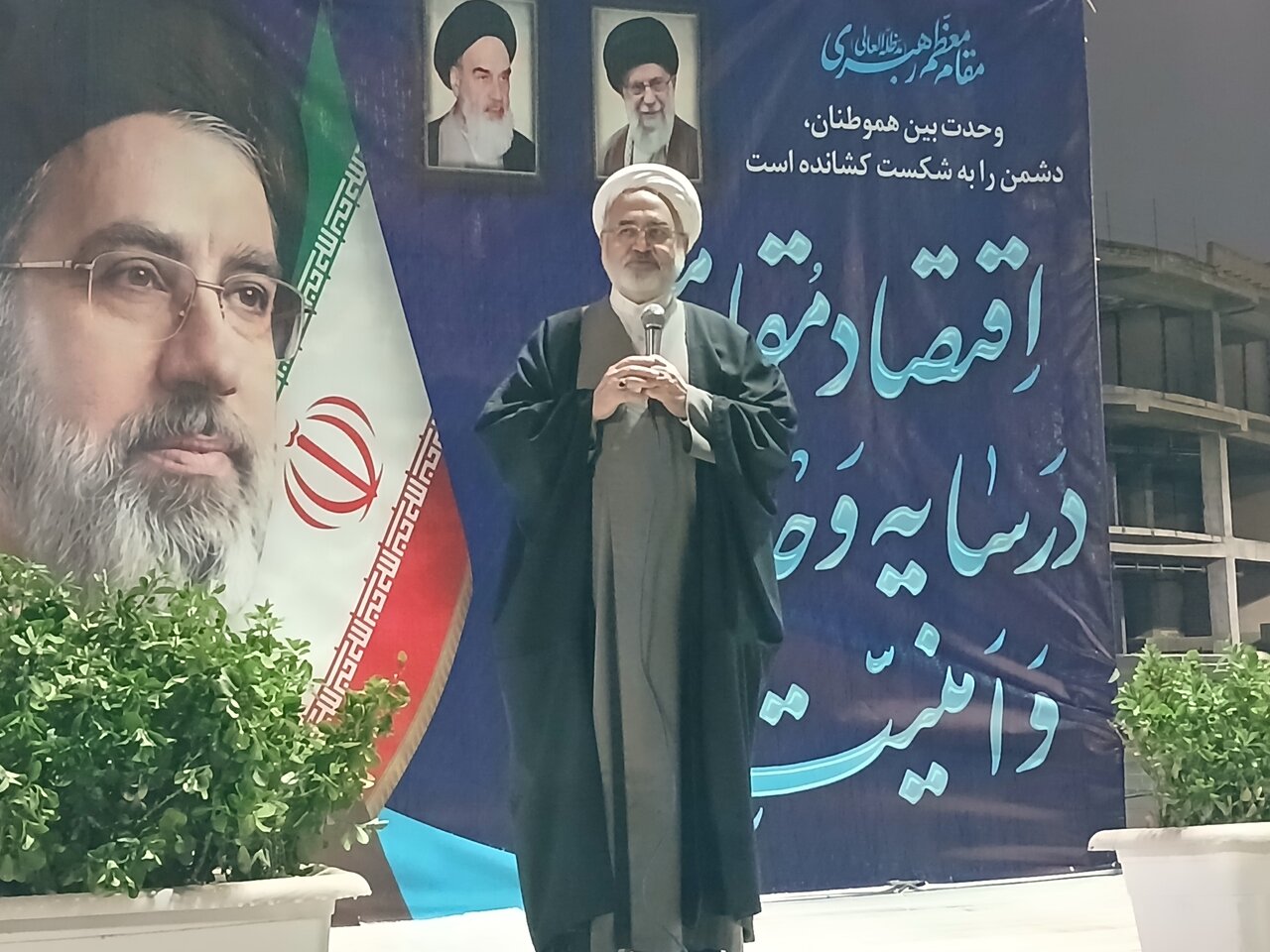 مشهد برای وداع باشکوه با پیکر رهبر شهید آماده می‌شود+عکس