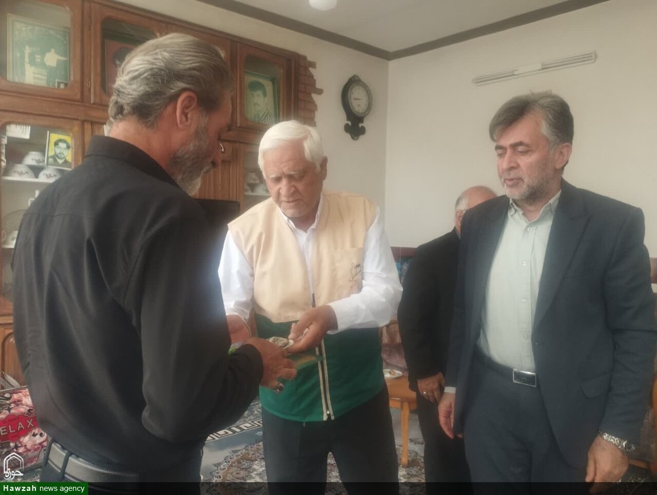 تجلیل از خانواده شهید نونهال؛ ماکان نصیری، قهرمان کوچک میناب