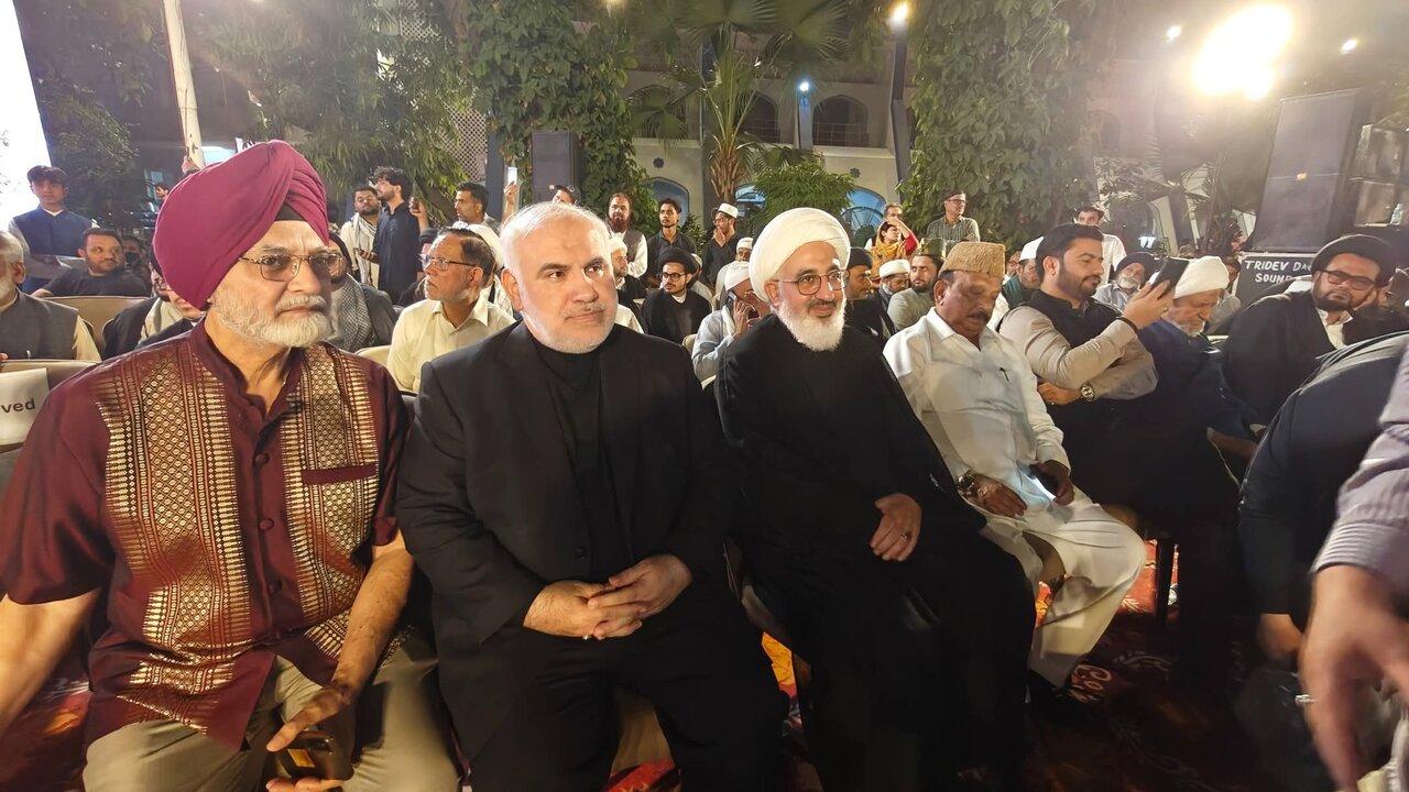 "چہلمِ شہیدِ امت" کے عنوان سے ایران کلچر ہاؤس دہلی میں پروقار تعزیتی اجتماع / آیت اللہ خامنہ ای کی شہادت میں امت نے ایک نئی زندگی اور نیا حوصلہ حاصل کیا ہے، مقررین