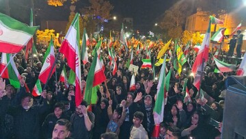 فیلم | راهپیمایی زرندی ها در چهل و هفتمین شب جنگ رمضان