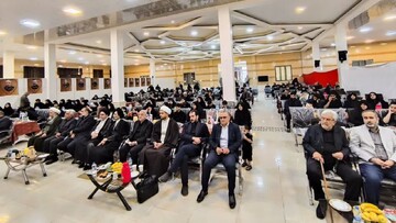 آیین تکریم از خانواده‌های شهدای جنگ رمضان منطقه کاشان برگزار شد