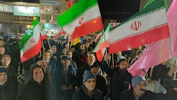 تصاویر/ چهل و هفتمین شب حضور پرشور مردم ولایتمدار مامونیه در تجدید بیعت با آرمان‌های انقلاب