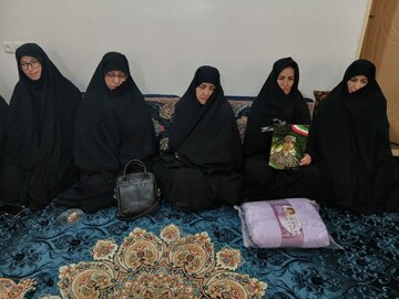 تفقد و تجلیل کادر مدرسه علمیه فاطمیه قروه درگزین، از خانواده شهید رزاقی
