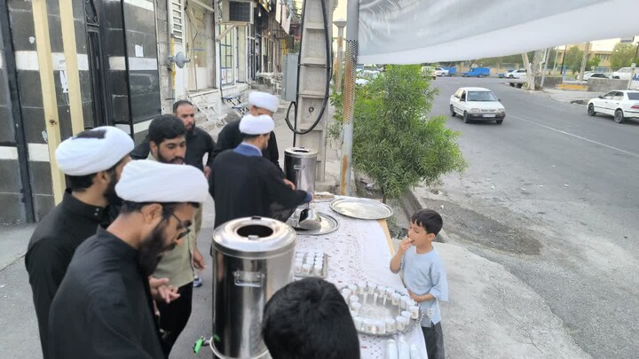 تصاویر/ ایستگاه صلواتی مدرسه علمیه امام صادق جیرفت