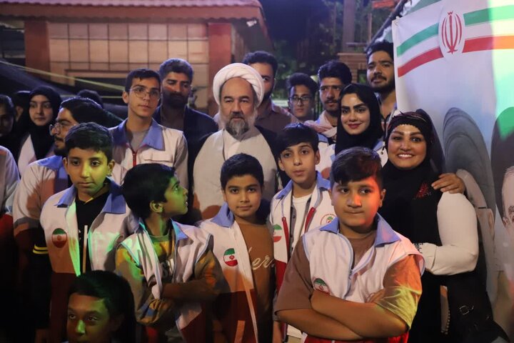 تصاویر/زاهدانی‌ها در میانه میدان؛ روایت حضور نماینده ولی‌فقیه در سیستان و بلوچستان