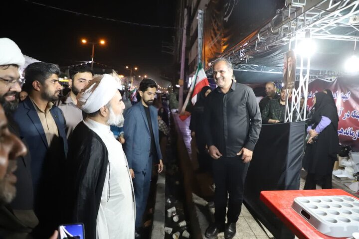 تصاویر/زاهدانی‌ها در میانه میدان؛ روایت حضور نماینده ولی‌فقیه در سیستان و بلوچستان
