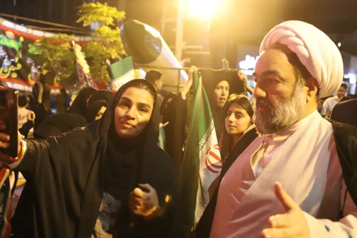 تصاویر/زاهدانی‌ها در میانه میدان؛ روایت حضور نماینده ولی‌فقیه در سیستان و بلوچستان