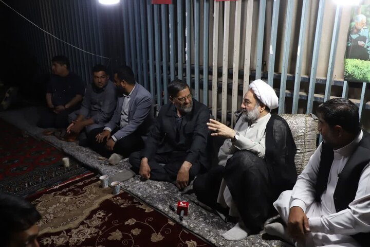 تصاویر/زاهدانی‌ها در میانه میدان؛ روایت حضور نماینده ولی‌فقیه در سیستان و بلوچستان