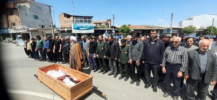 تصاویر/ تشییع مادر شهید محمد دهقان سراجی در محله سراج کلای شهرستان قائمشهر