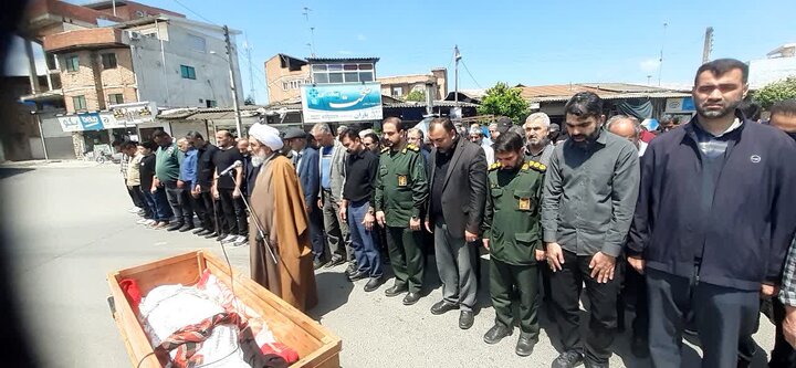 تصاویر/ تشییع مادر شهید محمد دهقان سراجی در محله سراج کلای شهرستان قائمشهر