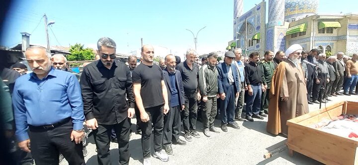 تصاویر/ تشییع مادر شهید محمد دهقان سراجی در محله سراج کلای شهرستان قائمشهر