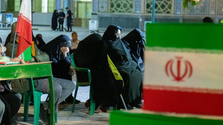 تصاویر/ اختتامیه نمایشگاه نمادین بی تاب شهیدان مدرسه شجره طیبه میناب در هلال بن علی (ع)
