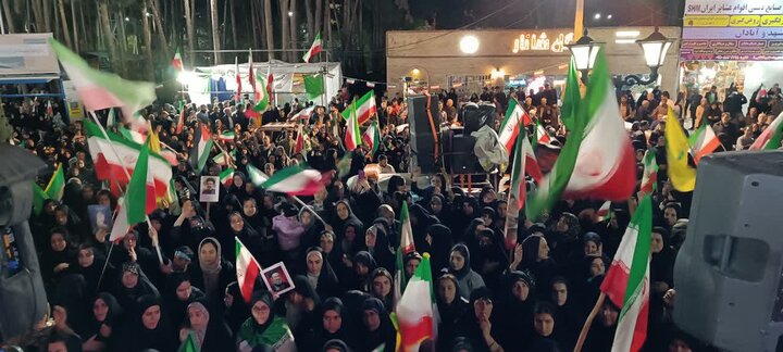 فیلم|تجدید بیعت ساوجی ها با رهبر عزیز در شب چهل و ششمین از حماسه حضور در میدان