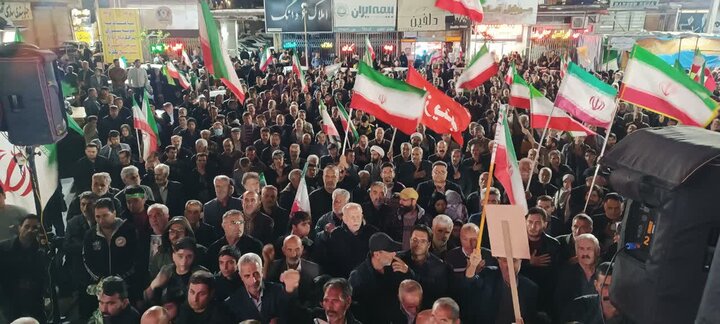 فیلم|تجدید بیعت ساوجی ها با رهبر عزیز در شب چهل و ششمین از حماسه حضور در میدان