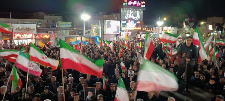 فیلم|تجدید بیعت ساوجی ها با رهبر عزیز در شب چهل و ششمین از حماسه حضور در میدان