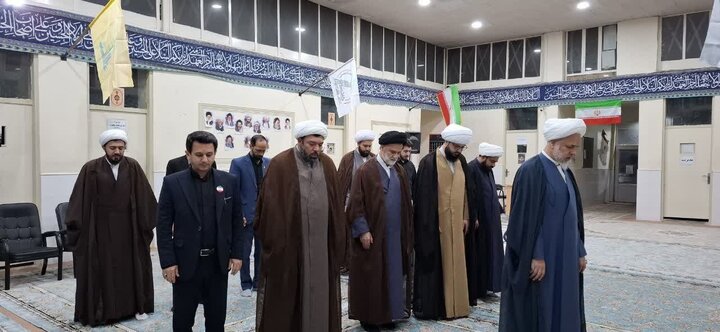 تصاویر/نشست بصیرتی روحانیون و مبلغین ساوه با حضور دکتر نبویان