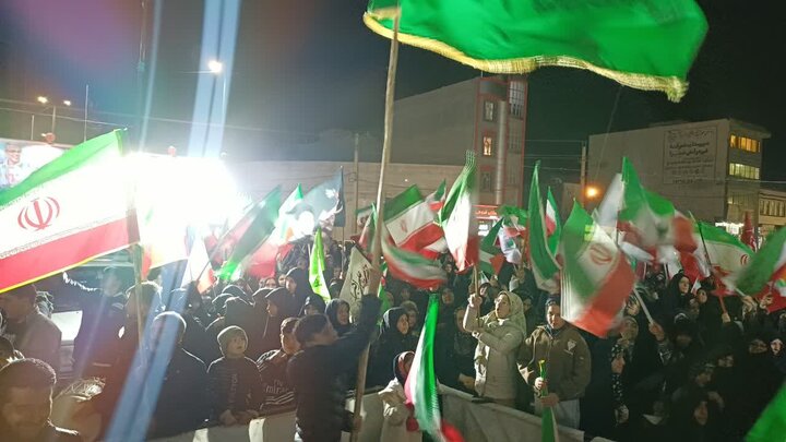 تصاویر/چهل و هفتمین شب حضور پرشور مردم ولایتمدار مامونیه در تجدید بیعت با آرمان‌های انقلاب