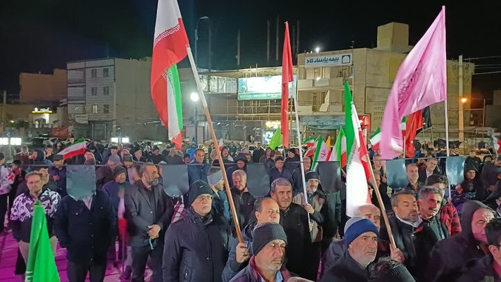 تصاویر/چهل و هفتمین شب حضور پرشور مردم ولایتمدار مامونیه در تجدید بیعت با آرمان‌های انقلاب