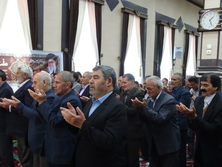 تصاویر/ اقامه نماز جمعه امروز شهرستان چهاربرج