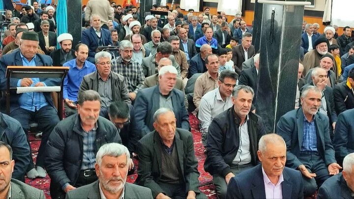 تصاویر/ اقامه نماز جمعه امروز شهرستان چهاربرج